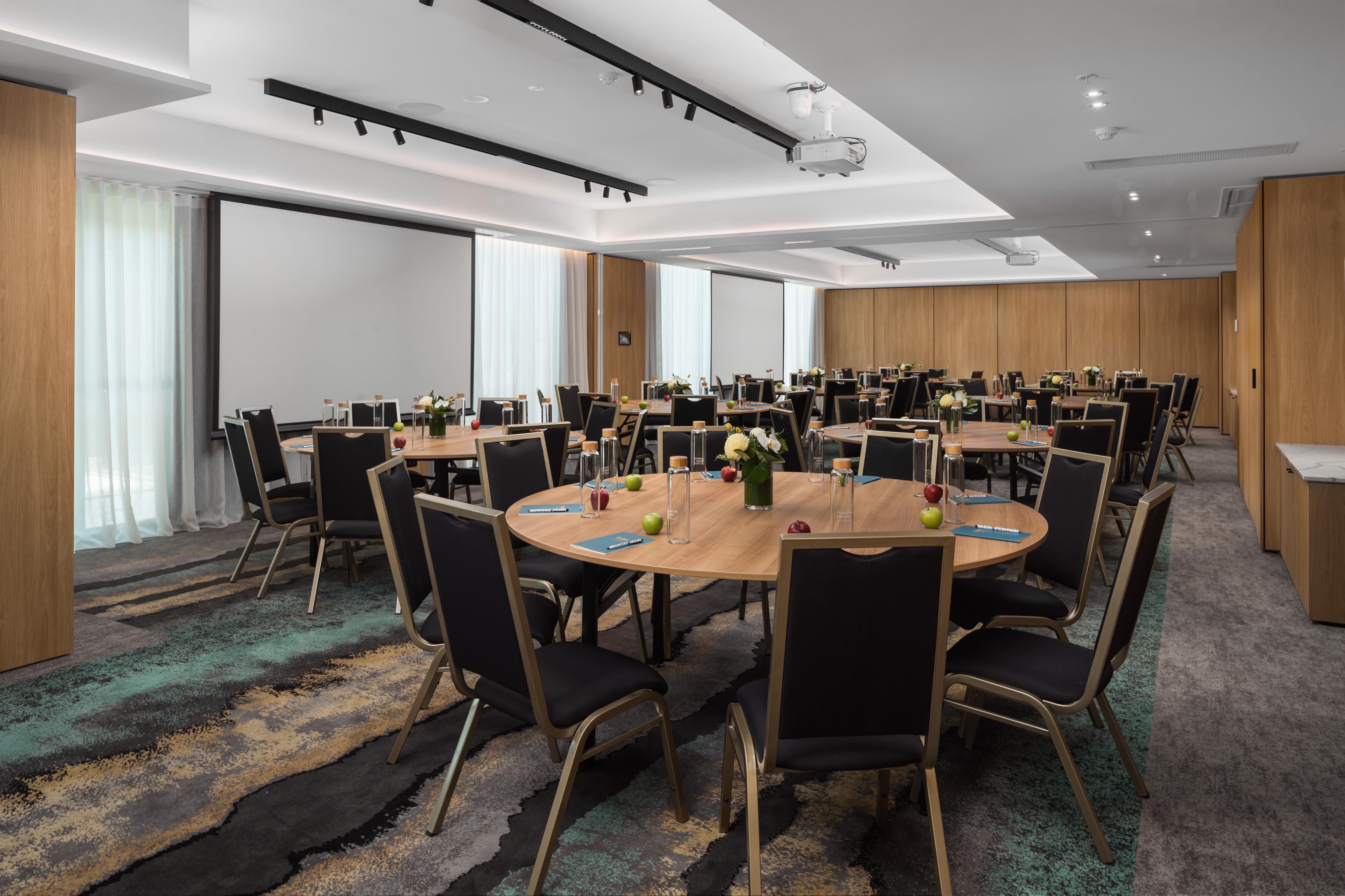 Готель Crystalbrook Bailey Кернс Екстер'єр фото Meeting room